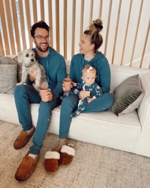Aqueela Zoll Instagram - Hi! It’s been a minute, and also a wild past 4 months 🫠 Ryan’s been traveling a ton, we found out Sadi has doggy diabetes, and Rozlo just celebrated her first birthday! We’re learning A LOT, trying new things that work for our family, and practicing everything one step at a time. 🤎

Family threads by @kickeepants 🙌🏻