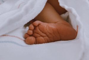Aqueela Zoll Instagram - A week ago today, we brought our daughter into the world ♥️ 

Rozlo Raya Gunnarson 
7lbs 8oz
Born as a natural breech birth ✨

This week has already changed our lives forever. We love you so much Baby Rozlo. @sirgunnarson 

Thank you to our doula @laurenguilfordbirths for being alongside us all through labor and delivery, and for capturing some of the most precious moments of our entire lives. We couldn’t imagine the process without you.

Thank you to our midwife @lamidwifeabby for your constant support and guidance our entire  pregnancy journey. We’ve felt so loved, taken care of and surrounded by you even after our home birth plans had to shift. You continue to literally be a gift from God for us. 

Thank you to the one and only Dr. Yalda Afshar • @the_afshar_lab • at UCLA. You allowed me a natural birth option when the vast majority of doctors and hospitals told me it simply wasn’t possible. It took a lot of closed doors to find you but they were all worth it. Thank you for what you do, who you are, and how you are teaching the next generation. We appreciate you beyond words. 

Rozlo, we know that just like the day of your birth you’re going to forge new trails that many say aren’t possible, open up people’s hearts and minds to things as amazing and rare as you are, and be as if a fresh fragrance to every room and relationship you encounter. 

Love, 
Mommy   Daddy

#breechbirth #informedbirth