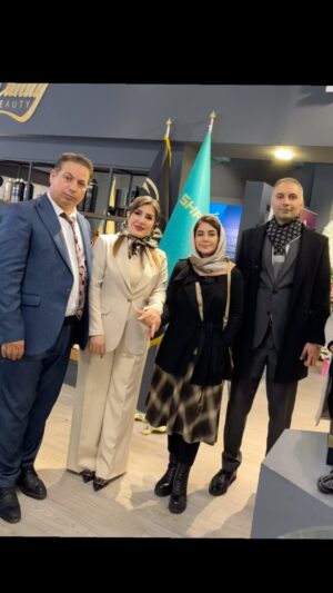 Aram Yousefinia Instagram - ایران مال نمایشگاه بیوتی 
در غرفه کندی بیوتی  و خانم فاطمه محمدی
و جناب اقای صرافان مشاوره تخصصی سالنهای زیبایی