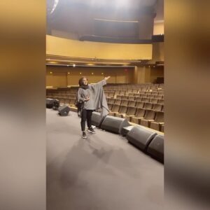 Aram Yousefinia Instagram - غوغای ستارگان 
همایش در سالن ۱۰۰۰ نفره سی تی سنتر اصفهان
با تشکر از کمپانی برترین ها @
#آرام_یوسفی_نیا _#فرزانه_پورشعبان #مسعود_قدرتی #کوروش_زمانی #شاهرخ_دولتخواه