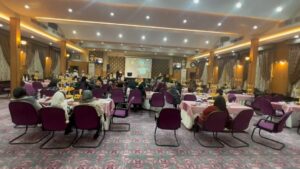 Aram Yousefinia Instagram - آرام یوسفی نیا برگزارکننده و‌مدرس میکاپ در صنعت زیبایی
#مجری#مدرس_میکاپ_عروس #سمینار-زیبایی