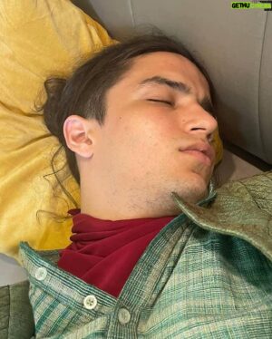 Aramis Knight Instagram - Season finale tomorrow are you excited I am! I thought I should share these photos so you all know that becoming a super hero isn’t all fun and games. You sweat a lot for one, bathroom breaks are always tough, and nap time is virtually impossible when the entire djinn realm is after you. Anyways, glad I had my brothers next to me. It was an experience I won’t forget ❤️🗡