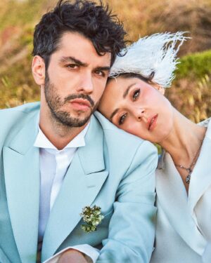 Aras Aydın Instagram - Biz🪽

Fotoğraf: @beratcapin
Makyaj: @melisilkkilic
Saç: @ibrahim.junior
Styling: @ecesisik @sinemaslikara
Ve tüm misafirperverliğiyle @palmalifehotel🪩🍇🪼🧚🏽‍♂️🪻🙏🏽🍀
