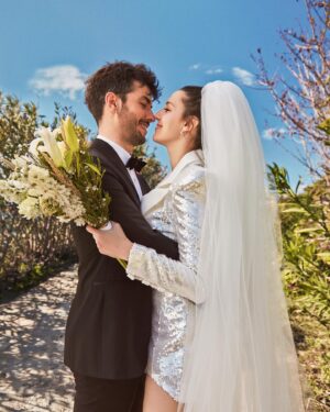 Aras Aydın Instagram - Biz🪽

Fotoğraf: @beratcapin
Makyaj: @melisilkkilic
Saç: @ibrahim.junior
Styling: @ecesisik @sinemaslikara
Ve tüm misafirperverliğiyle @palmalifehotel🪩🍇🪼🧚🏽‍♂️🪻🙏🏽🍀