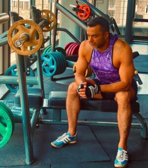 Arash Zellipour Instagram - .
برای خلق کردن ابتدا باید نابود کرد …
.