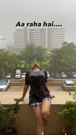 Archana Gupta Instagram - ……… .
.
.
.
.
.
.
.
.
.
#reels #reelitfeelit #archanagupta #raindance #rain #monsoon #love #trendingnow
