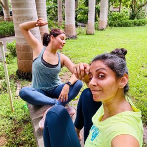 Archana Gupta Instagram - The uglier the selfie, the closer the sister..!! 🤪
IYKYK…. I don’t make the rules 😜

#sisters #sisterlove #sistergoals #bff #bestfriends #bestie #fun #love #live #laughs #joy #purebliss #momentsofmine #shareyourblessings #bethebestyou