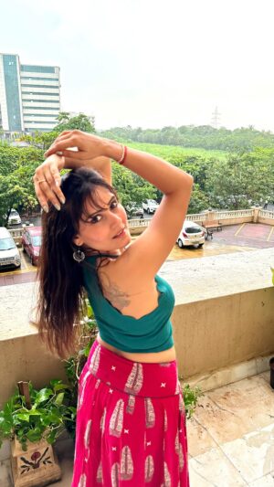 Archana Gupta Instagram - What do you talk to yourself, tell me in the comments 🥰 
.
P.s. genuinely batana ok 
.
.
.
.
.
.
.
.
.
#throwbackthursday #selflove #trendingreels #reelsindia #love #archana #mystyle #innocence #cuteface #smilemore #livelovelaugh #reels #foryou #explore #lifeisbeautiful #mumbairains #trendingsongs #feelitreelit #mumbai