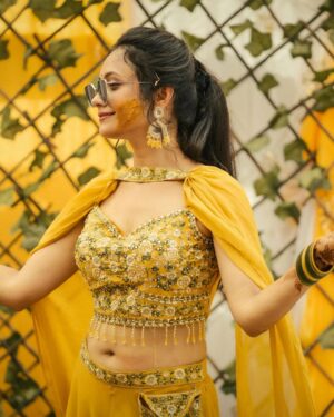 Archana Padhi Instagram - HALDI 💛 
#bhaiyakihaldi #haldiceremony 

Makeover @sai_beautyacademy ❤️
Awesome photography by @slicexfilms ❤️

Which one is yr favourite 🙈??