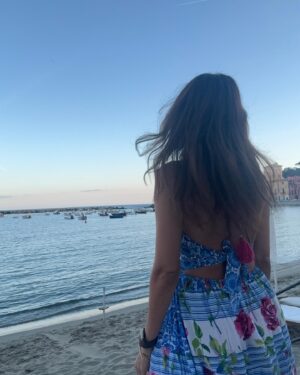 Archana Vijaya Instagram - Ciao Italy 🇮🇹! 

I’ve been suffering from a uveitis flare up since before I left for my summer holiday, but I’m powering through, hence the lack of pictures !!! 😁😛

Now that I’m in one of my favourite countries in the world, ek post with sunglasses toh banta hain !! 😁😁😁

Hope it goes away soon and I can be my A-ok self!!! 👌🏽😁 Wish me luck !! ♥️