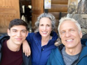 Archie Renaux Instagram - The wonderful Andie MacDowell and @mrpatrickfabian 😎 #theotherzoe