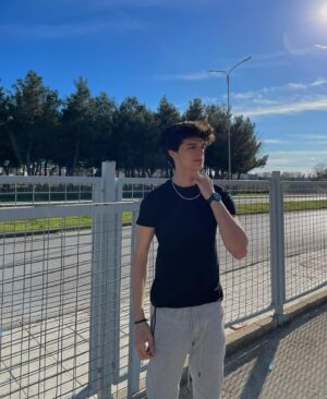 Arda Kalaycı Instagram - uzaklarda bir yerlerde