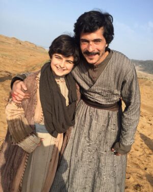Arda Kalaycı Instagram - #mehmetcikdizisi #tekdenfilm #kûtülamare @ismailhaciogluofficial #ardakalaycı
