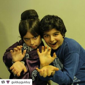 Arda Kalaycı Instagram - #Repost @gulduygulduy with @repostapp
・・・
Adukeeet!! Yarın akşam 20:00'da @showtv'deyiz! Sakın kaçırmayın #GüldüyGüldüyÇocuk