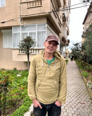 Arda Kural Instagram - Yıllar sonra Şapka taktım 🫶