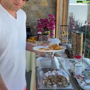 Argyris Angelou Instagram - Καλή αντάμωση @aegean_hospitality ...ευχαριστώ για όλα! ❤️
📽️: @karolos_porfiris
#mykonos #hospitality #summervibes #thankyou #onlylove