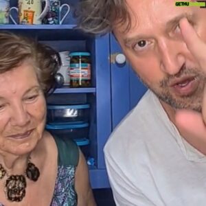 Argyris Angelou Instagram - Έκτακτο επεισόδιο ! Φύλλο σφολιάτας από την κυρία Ρένα!! Σοκ! ❤️
#syntagi #onlylove