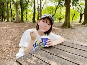 Ari Ozawa Instagram - 家族で公園におでかけ🚗

そしてガリガリのかき氷で休憩🍧
かき氷は何味が好きですか？😚私はカルピス！

#公園 #休日の過ごし方 #かき氷