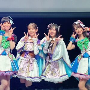 Ari Ozawa Instagram - 「Chain of FlowerS」
両部共にありがとうございました🌸

みんなの声援が勇気になりました
みんなのリステへの愛が私を救ってくれました

オルタンシアへの気持ち
アスタレーヴへの決意
また一歩踏み出せた、とても大切な日になりました
ゆうちゃん一緒に踏み出してくれて　ありがとう
みんな受け止めてくれて　ありがとう
ゆかしもめえちゃんも椿本さんも運営の皆さんも
見守ってくれて　ありがとうございます

ライブや配信で観てくれた人にしか私の想いは届かないけど
これからも伝えた通りの気持ちを込めて、ステージに立ちます

叶うかわからない夢だけど
私はまた
陽花と「Rainbow FlowerS」を歌いたい
また陽花に会いたいよ

クソデカ感情はブログで長々と書きたいので
インスタでは思い出をば！

#リステ
#アスタレーヴ
#オルタンシア
#かすかえ