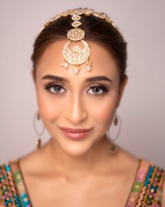 Actress Ariah Agarwal HD Photos and Wallpapers December 2024