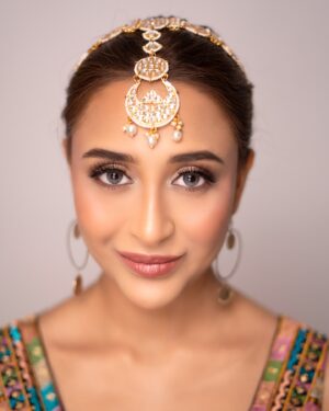 Ariah Agarwal Instagram - 🌙💫
.
.
@makeupbydimpleramsay @vjsolankii 
#indian #brownskin #makeup #eid #eid2024 #eidmubarak