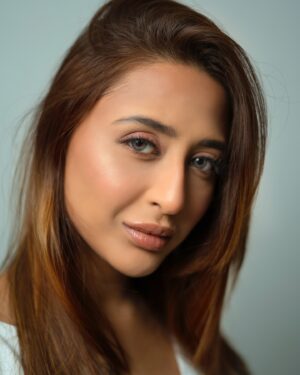 Ariah Agarwal Instagram - Which is your favourite click? 🤍 
📷 @vjsolankii 💄@makeupbydimpleramsay