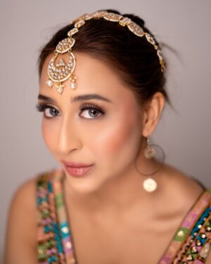 Ariah Agarwal Instagram - 🌙💫
.
.
@makeupbydimpleramsay @vjsolankii 
#indian #brownskin #makeup #eid #eid2024 #eidmubarak