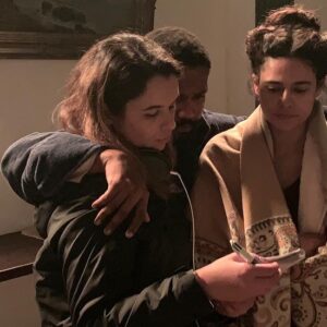 Arianne Botelho Instagram - Viva o cinema brasileiro!!!!! 🎬🍿🇧🇷
Aprendi taaaanto em cada trabalho… 
O Brasil é um país com uma cultura riquíssima que merece ser explorada ao máximo e reconhecida por esse mundão de meu Deus! 
Tem muito filme brasileiro bom gente! 
Vamos consumir nossa cultura!! 
#cinemabrasileiro #cinemanacional #cinema #osequestrodovoo375 #aprisioneira #omaniacodoparqueofilme #tudobemnonatalquevem #ameninaquematouospaisaconfissão