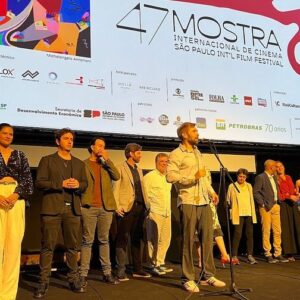 Arianne Botelho Instagram - Viva o cinema brasileiro!!!!! 🎬🍿🇧🇷
Aprendi taaaanto em cada trabalho… 
O Brasil é um país com uma cultura riquíssima que merece ser explorada ao máximo e reconhecida por esse mundão de meu Deus! 
Tem muito filme brasileiro bom gente! 
Vamos consumir nossa cultura!! 
#cinemabrasileiro #cinemanacional #cinema #osequestrodovoo375 #aprisioneira #omaniacodoparqueofilme #tudobemnonatalquevem #ameninaquematouospaisaconfissão