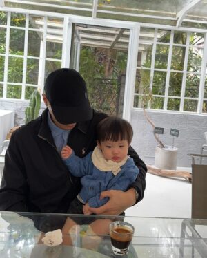 Aric Chen Instagram - 真的好愛妳們
只要你們平安健康
我的人生就有80%是圓滿的
I LOVE YOU 3000🫶🏿🫶🏿🫶🏿
