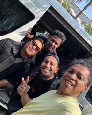 Arie Kriting Instagram - Jogja, kita on the way ke sana ya. 🥰

Menurut kalian, Mamat Al Katiri bawa bekal apa?