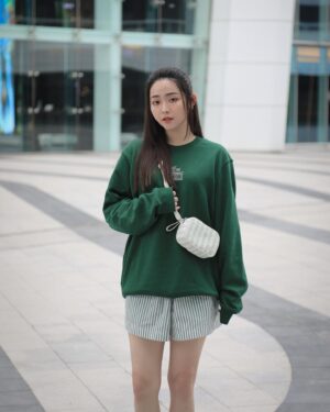 Ariel Chiao Instagram - 最近曬怕了 先躲在都市一下😝
#lacoste
