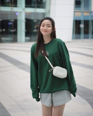 Ariel Chiao Instagram - 最近曬怕了 先躲在都市一下😝
#lacoste