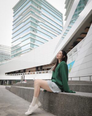 Ariel Chiao Instagram - 最近曬怕了 先躲在都市一下😝
#lacoste