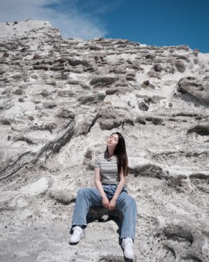 Ariel Chiao Instagram - 為了這組照片到現在還在脫皮
學到教訓 請不要僥倖覺得一下下而已
這個一下下會讓你成為一隻燙傷的🦐
（圖四）
請大家好好防曬
防曬很重要😂