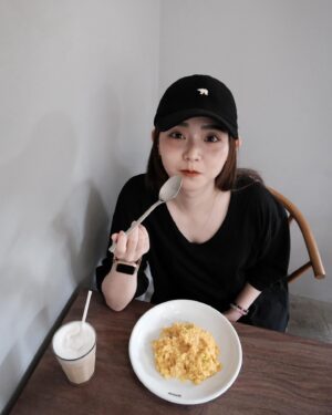 Ariel Chiao Instagram - 吃貨的一天
好喜歡最後一張 好真實的出門吃飯好累😂