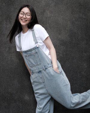 Ariel Chiao Instagram - 怎麼 好像 某個卡通人物？
重點是眼鏡好好看！！！
模糊的西哥也好看～🤗🤗🤗

#MichaelKorseyewear
#小林眼鏡獨家