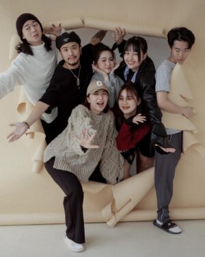 Ariel Chiao Instagram - 新年快樂🎉
沒什麼照片只好拿很歡樂的工作照代替一下
2024還請各位多多指教🫶🏻🫶🏻🫶🏻