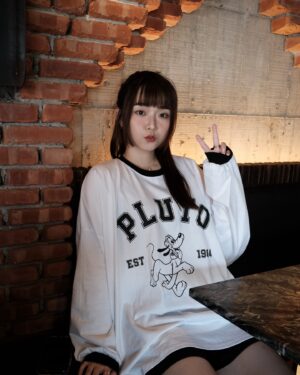 Ariel Chiao Instagram - 太陽謝謝
已經開始想念冬天了☺️
-
套裝 @wildheart.2013