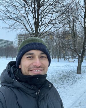 Arifin Putra Instagram - Hello from snowy Poland, where the snow never stops falling! Haven’t had a chance to make a snow man yet, cause apparently you need the right kind of snow (who knew?!). Last slide is me after I lost a 3 on 1 snow ball fight 😂
