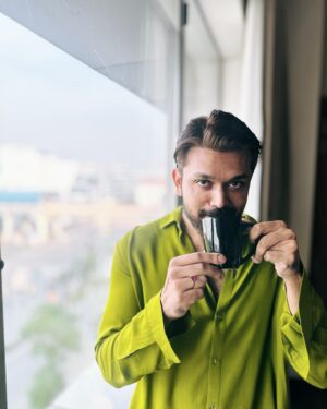 Arifin Shuvo Instagram - We are all born ignorant…but one must work hard to remain stupid.🧿❤️‍🔥😎

#dhaka #dhakadiaries #instadaily #feelings #emotions #alive #bangladesh