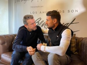 Aritz Aduriz Instagram - Un placer participar en el torneo de golf para recaudar fondos en beneficio de @fmiquelvalls, y sobre todo otra nueva lección de vida por parte de #JuanCarlosUnzue. Mirar a las dificultades desde el optimismo. Somos privilegiados y muchas veces no nos damos ni cuenta. Eskertzeko bizitza ikasgaia eta gizarte osoarentzat erronka. #ELA