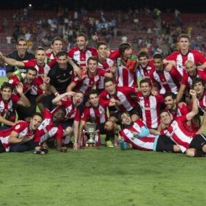 Aritz Aduriz Instagram - Formatu berria, amets berbera, pauso bi...
Nuevo formato, idéntico sueño, a dos pasos... 
Goazen kuadrila! 
#athleticclub #supercopa #biziametsa
