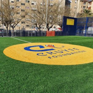 Aritz Aduriz Instagram - Eskerrik asko @fundacioncruyff-i Cruyff Court berri hau Bilbon kokatzeagatik. Aukera bikaina da ume zein gazteek futbolaz jolasten gozatzeko eta hazteko. Nire esker ona laguntzaileei ere: @bilbao_udala eta @fundlacaixa 

Gracias @fundacioncruyff por posibilitar que niñas y niños y jóvenes disfruten en Bilbao de un nuevo Cruyff Court. Crecer jugando al fútbol. Muchas gracias también a @bilbao_udala y @fundlacaixa.
#CreatingSpace #CruyffLegacy