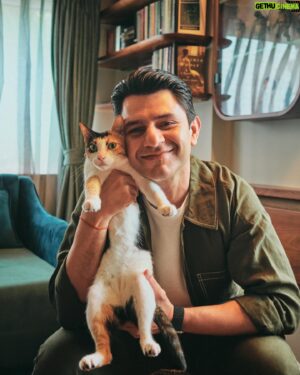 Arjun Mathur Instagram - Basically just photobombed and took over the photoshoot my cats had set up for themselves.

Outfit : @sonofanoble.snob 
Styled by : @ayeshakhanna20 and @dhruvitanna 
Hair : @rohitmane_hair 
Make-Up : @roshan.khaire 
Style Team : @sk_bhaskar
Photos : @shunyafilms @clodomgraphy