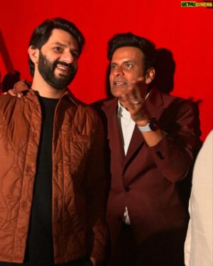 Arjun Mathur Instagram - What a superbly dark and delicious dish this is! 🍲🍲

Masterclass on display by @abhishekchaubey, @konkona, @bajpayee.manoj, @sayaji_shinde and so many more 🙌🏽

Immaculate work by all technicians and departments - what a world and mood you all have created to be savoured 🤌🏽

@teebirdyfly - You make me feel proud beyond words ❤️

Can’t wait to head back into to Mainjur. - Thursday 11th Jan on @netflix_in! 

#KillerSoup #KillerSoupAtJioMami