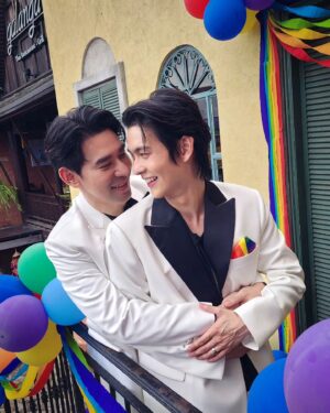 Arm Sappanyoo Panatkool Instagram - ในทะเลมีปลา ในสายตามีแต่เธอ 💙🏳️‍🌈💙