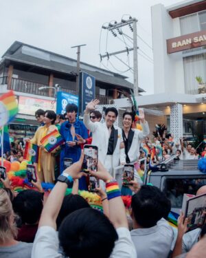 Arm Sappanyoo Panatkool Instagram - ในทะเลมีปลา ในสายตามีแต่เธอ 💙🏳️‍🌈💙