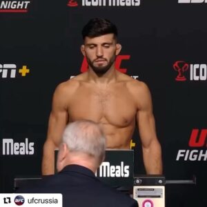 Arman Tsarukyan Instagram - The hard part's done! Now on to the final card of 2022 💪 #UFCVegas66
