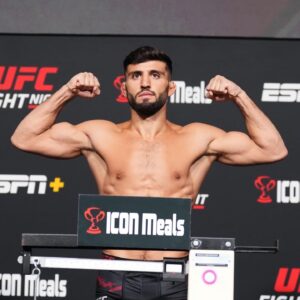 Arman Tsarukyan Instagram - The hard part's done! Now on to the final card of 2022 💪 #UFCVegas66